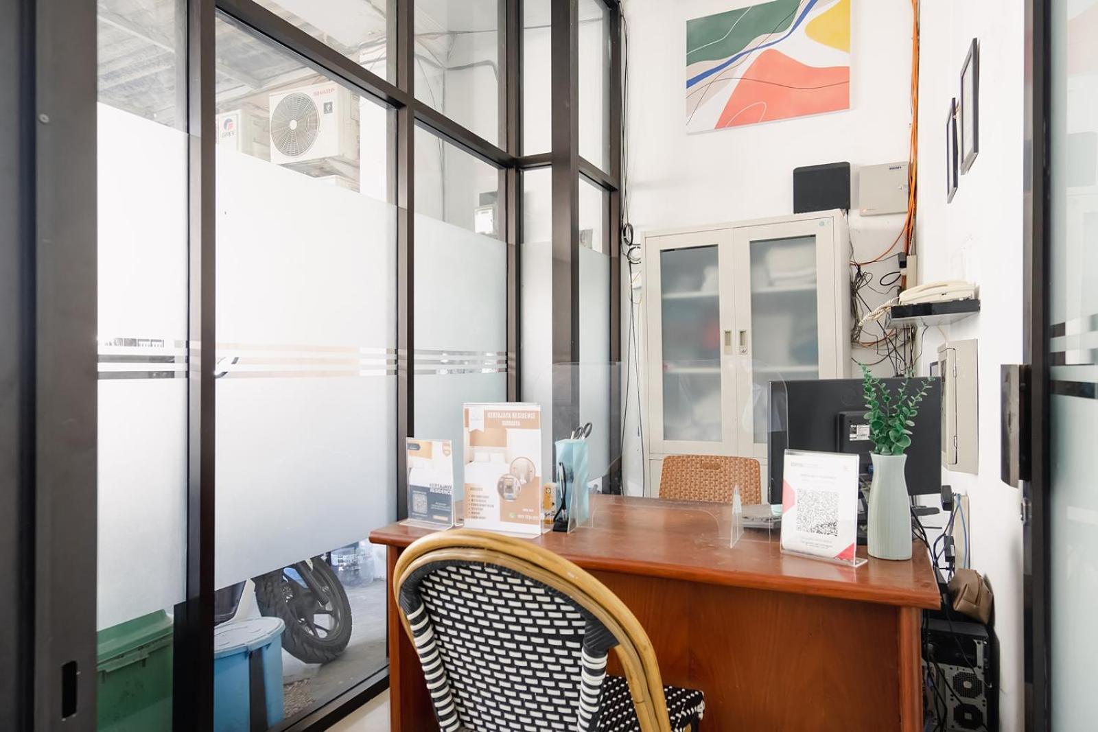 Mono Coliving Kertajaya Syariah, Sby Hotel Surabaya Ngoại thất bức ảnh