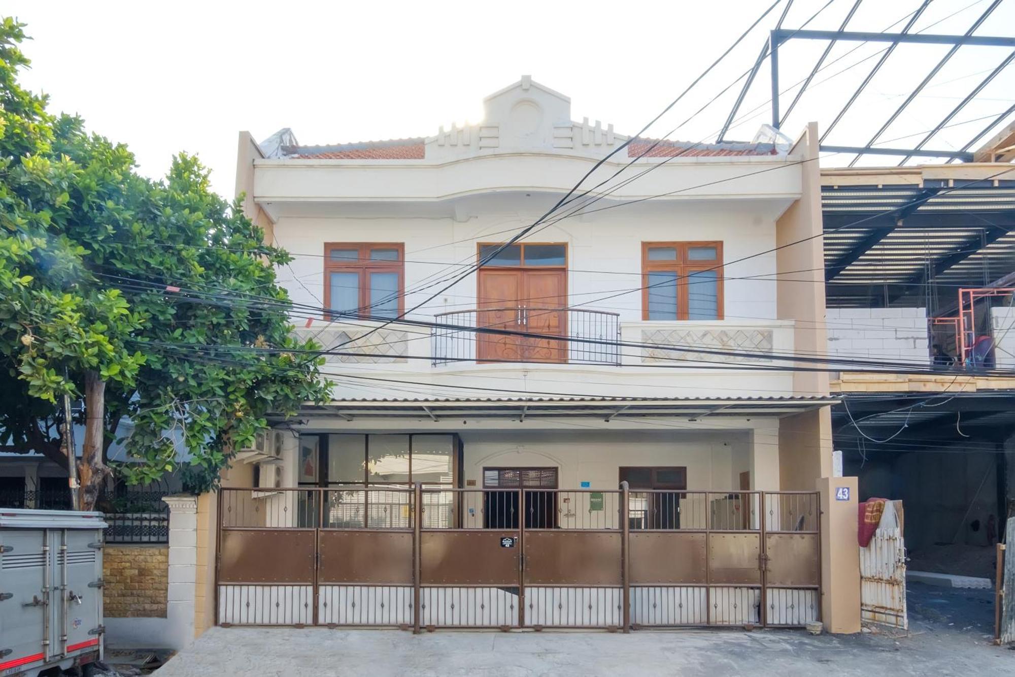 Mono Coliving Kertajaya Syariah, Sby Hotel Surabaya Ngoại thất bức ảnh
